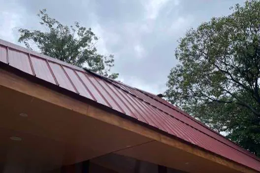 Atap Modern, Tampilan Natural Era Baru Taman Bendera Pusaka