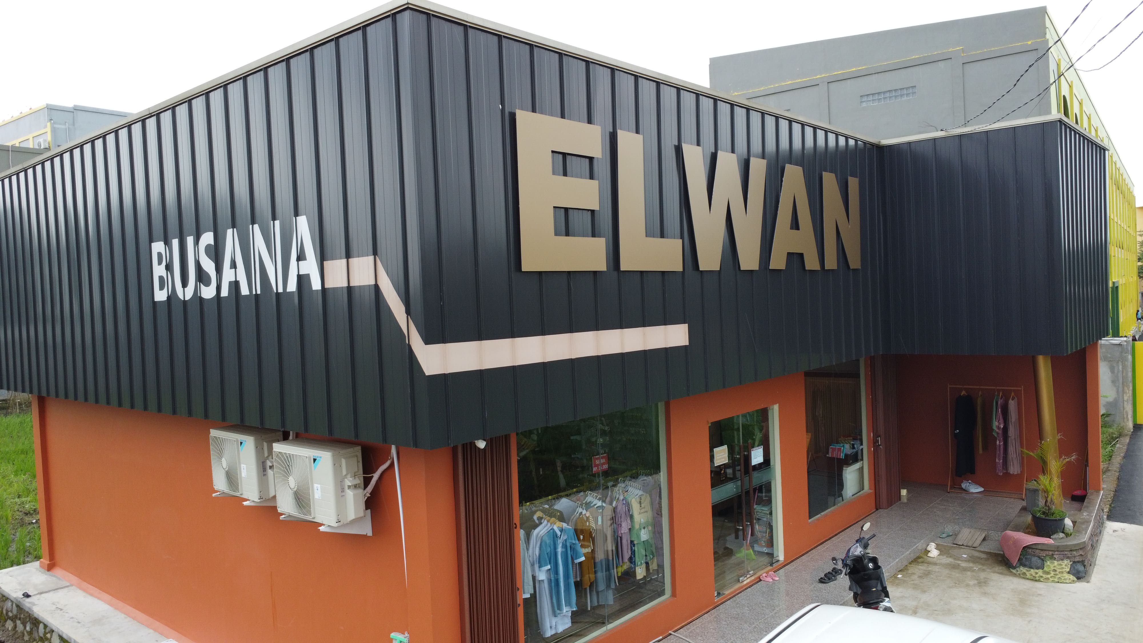 Elwan Busana