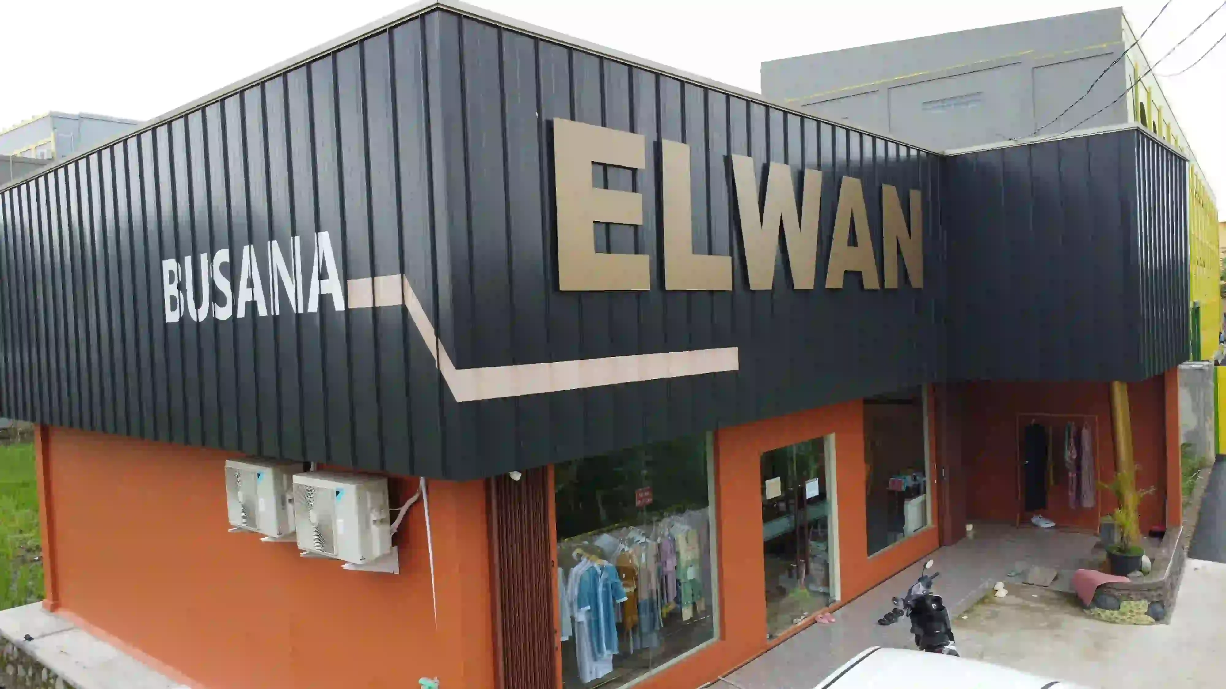Elwan Busana